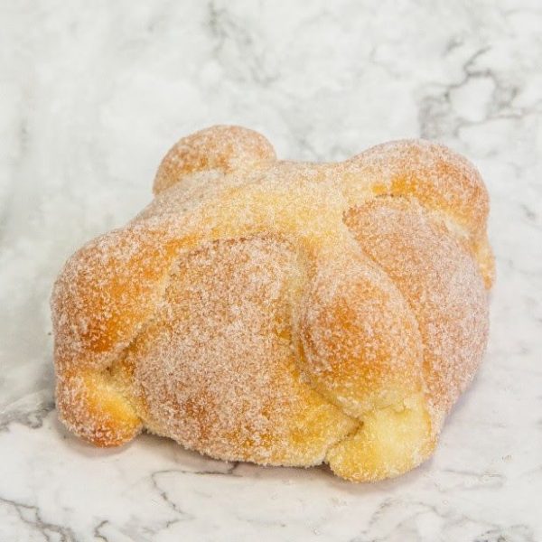 El pan de muertos, la tradición mexicana que conquista Halloween en Madrid