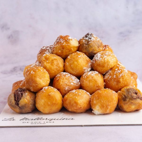 Vuelven los buñuelos de viento a las pastelerías de Madrid por Todos los Santos