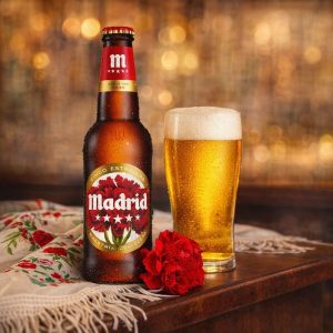 Mahou viste Madrid de claveles para celebrar un San Isidro más castizo