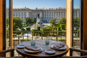 Comer como Reyes en Madrid: La Lonja del Mar revive los banquetes reales