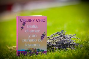 Los campos de lavanda inspiran la nueva novela de Cherry Chic