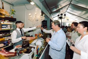 La Comunidad de Madrid visita la Feria de la Huerta y el Vino de Villa del Prado