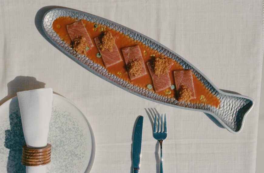 El chef Dani García lleva Leña y Lobito de Mar a Ibiza