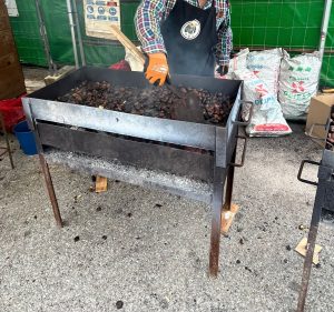 El otoño sabe a castañas en Cabeza la Vaca con tres días de fiesta y tradición